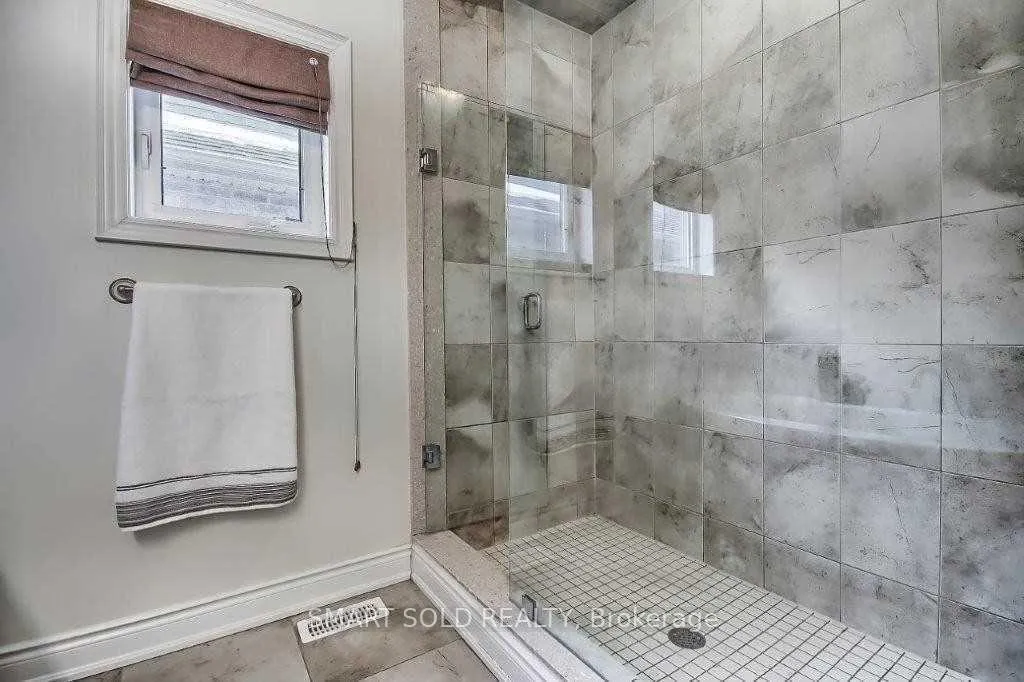 Photo 16 of 7 Barletta Drive, Vaughan, Patterson — HOMEH