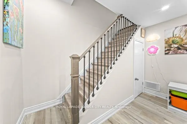 Photo 32 of 15 Jasper Crescent, Brampton, Northgate — HOMEH