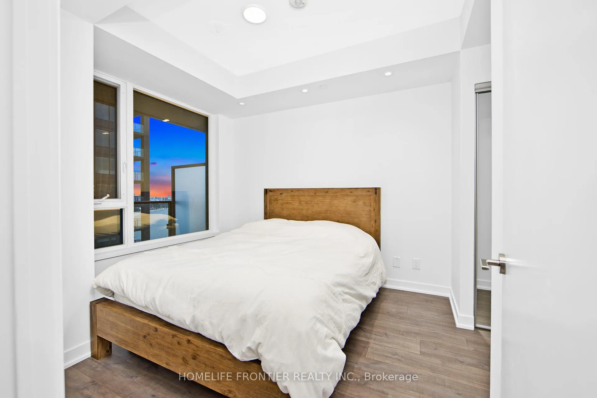 Photo 9 of Unit 3603, 1928 Lakeshore Boulevard, Toronto, High Park-Swansea — HOMEH