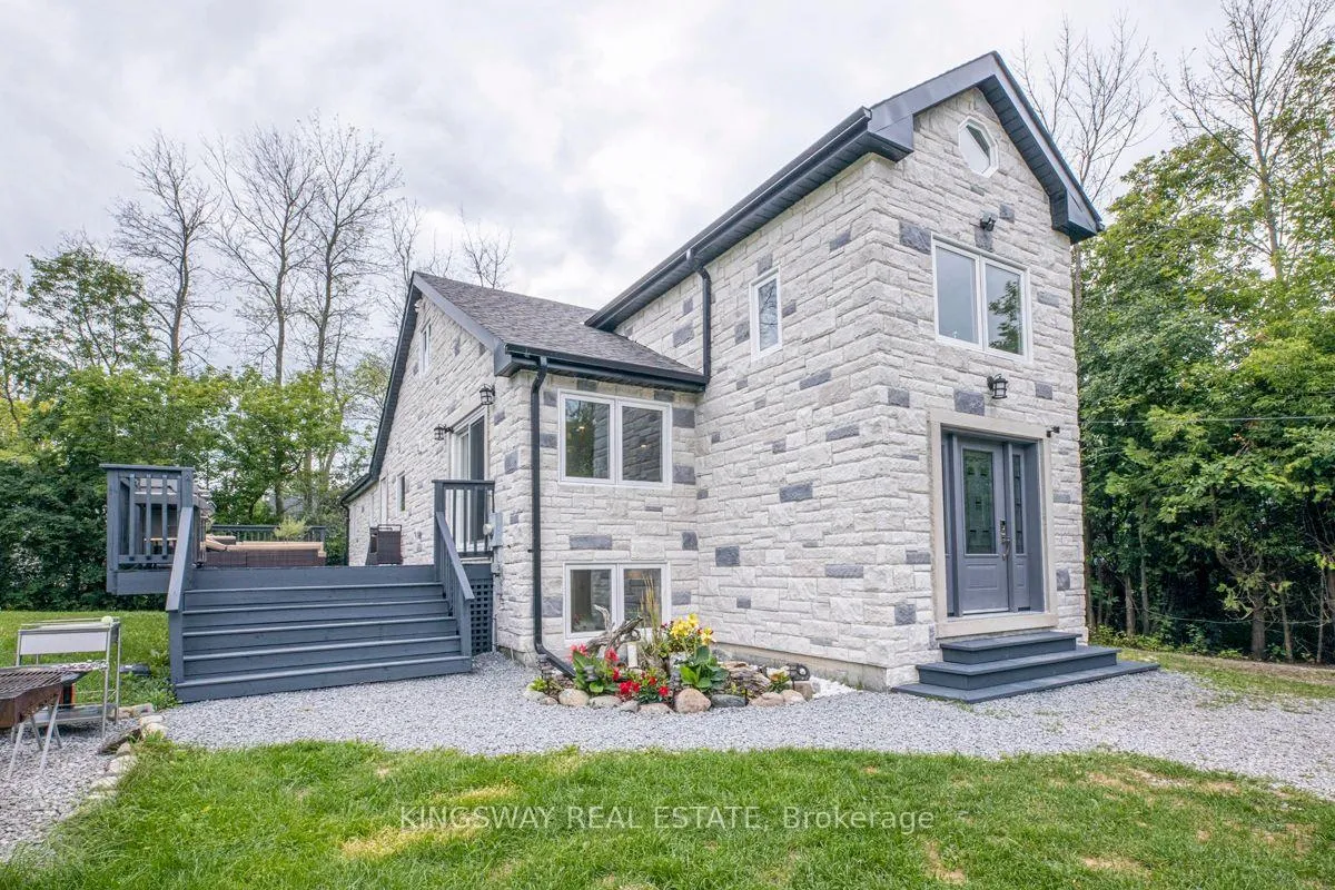 Photo 2 of 850 Isobel Avenue, Georgina, Historic Lakeshore Communities — HOMEH