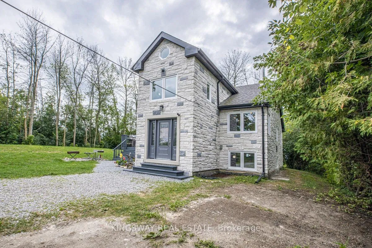 Photo 3 of 850 Isobel Avenue, Georgina, Historic Lakeshore Communities — HOMEH