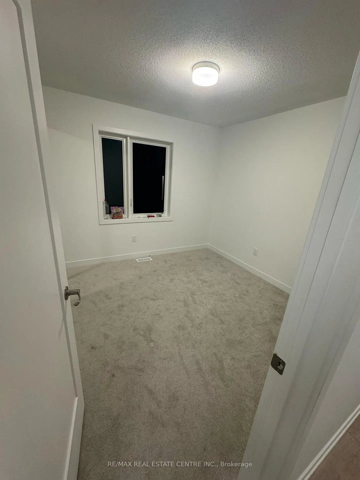 Photo 9 of 402 Parnian Pvt, Ottawa, Barrhaven - Half Moon Bay — HOMEH