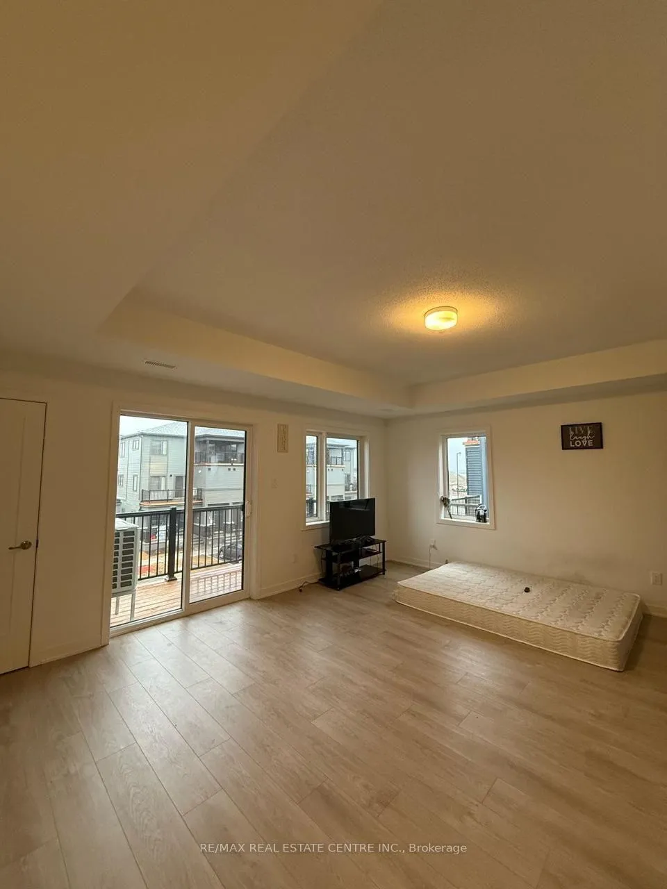Photo 11 of 402 Parnian Pvt, Ottawa, Barrhaven - Half Moon Bay — HOMEH