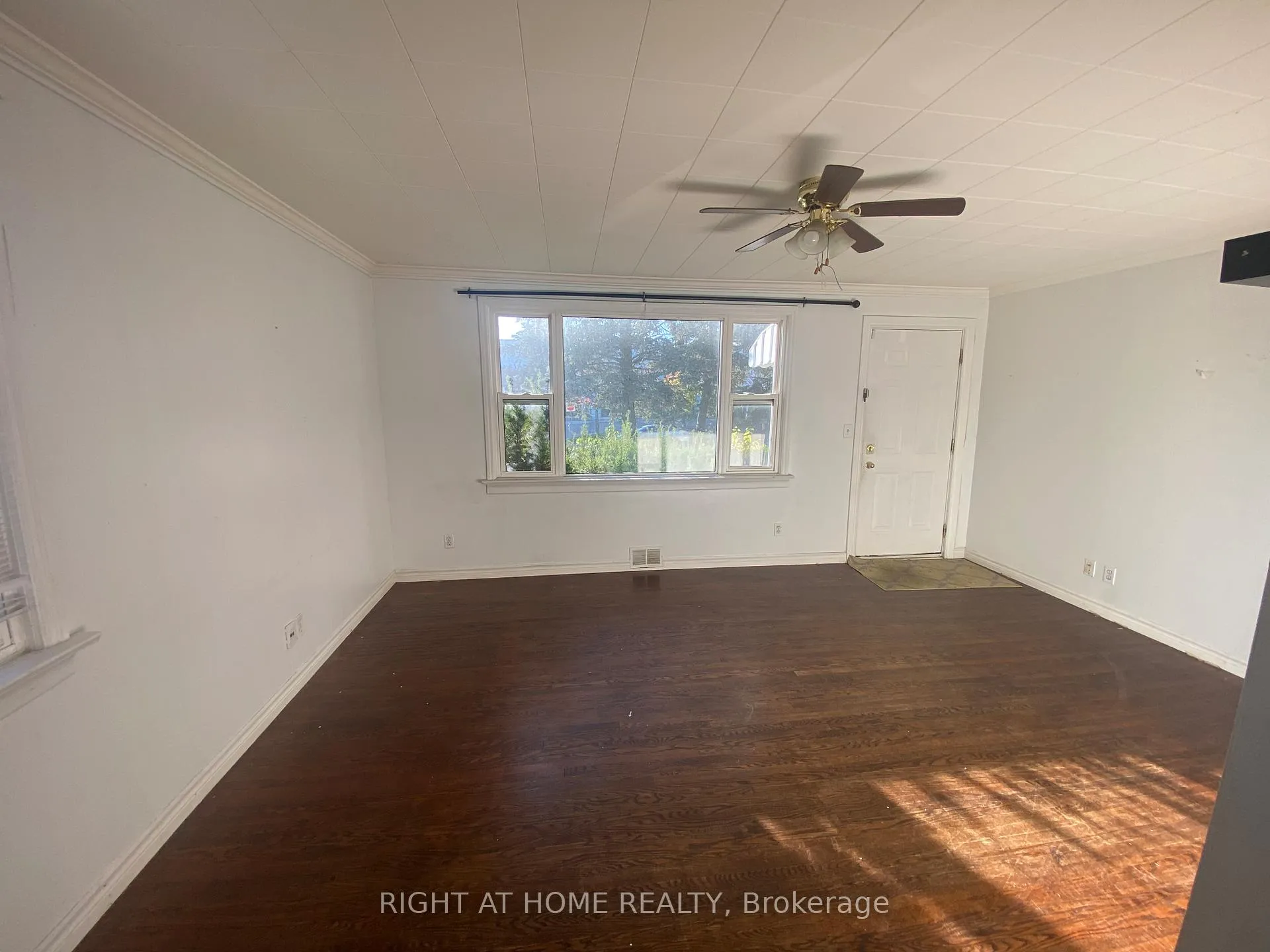 Photo 2 of 97 Galloway Road E, Scarborough, West Hill — HOMEH