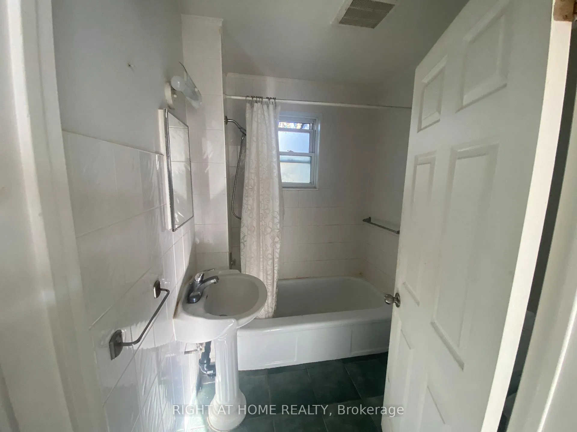 Photo 5 of 97 Galloway Road E, Scarborough, West Hill — HOMEH