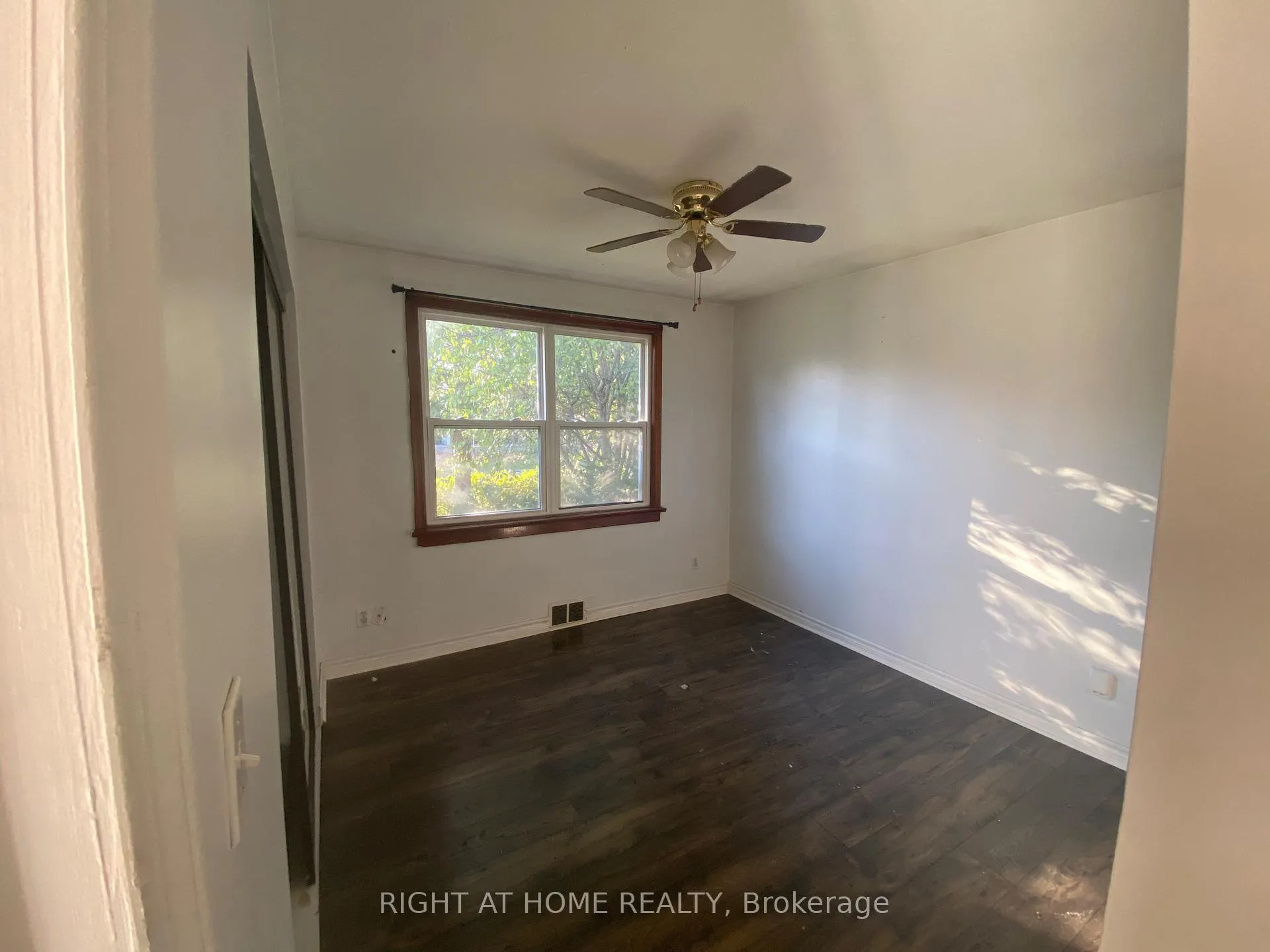Photo 11 of 97 Galloway Road E, Scarborough, West Hill — HOMEH