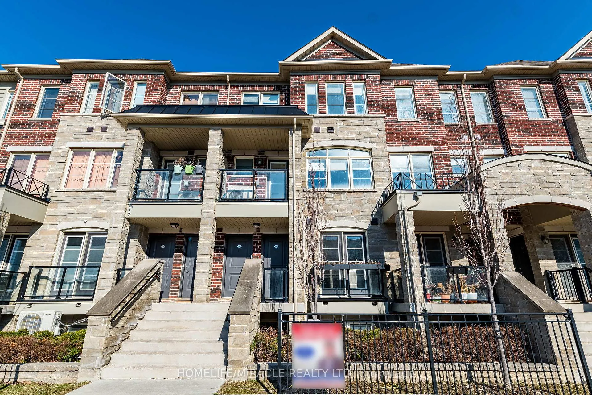 Photo 4 of Unit 98, 200 Veterans Drive, Brampton, Northwest Brampton — HOMEH