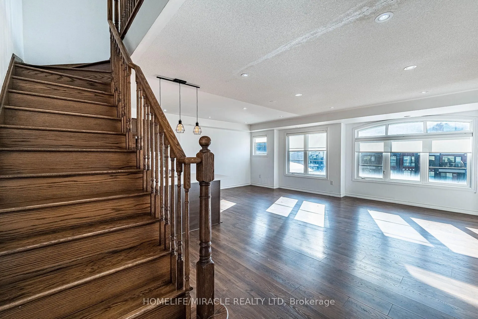 Photo 8 of Unit 98, 200 Veterans Drive, Brampton, Northwest Brampton — HOMEH