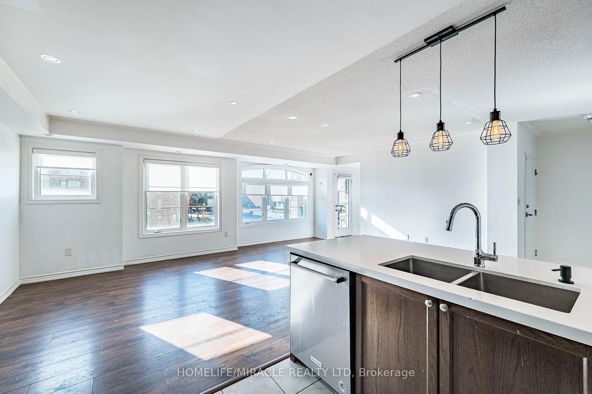 Photo 18 of Unit 98, 200 Veterans Drive, Brampton, Northwest Brampton — HOMEH