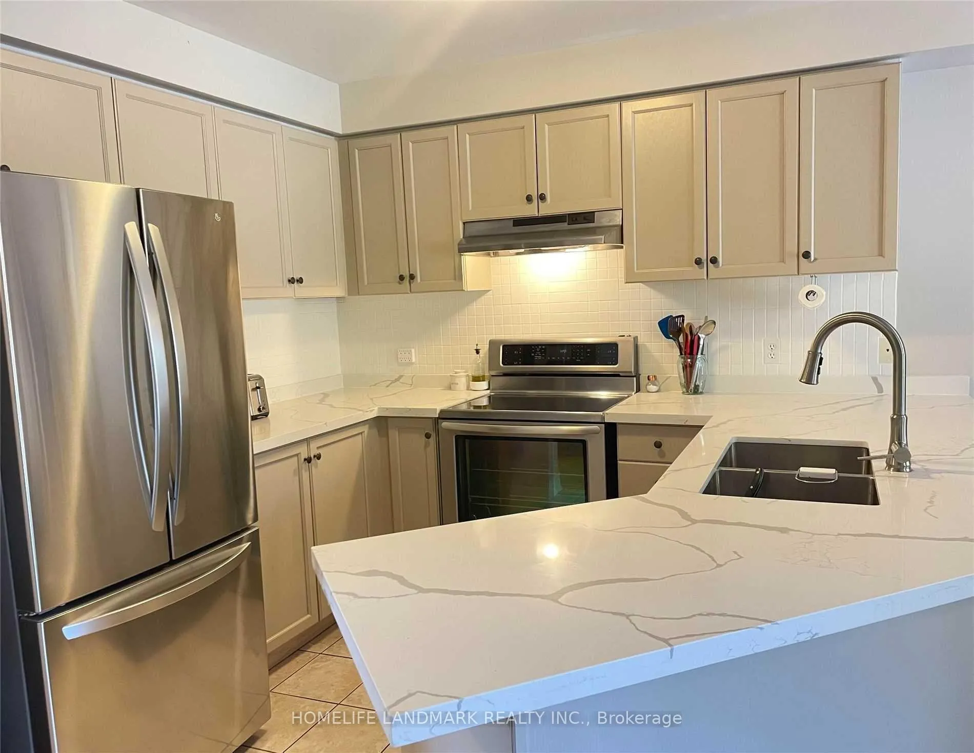 Photo 7 of 26 Cornish Drive, Clarington, Courtice — HOMEH