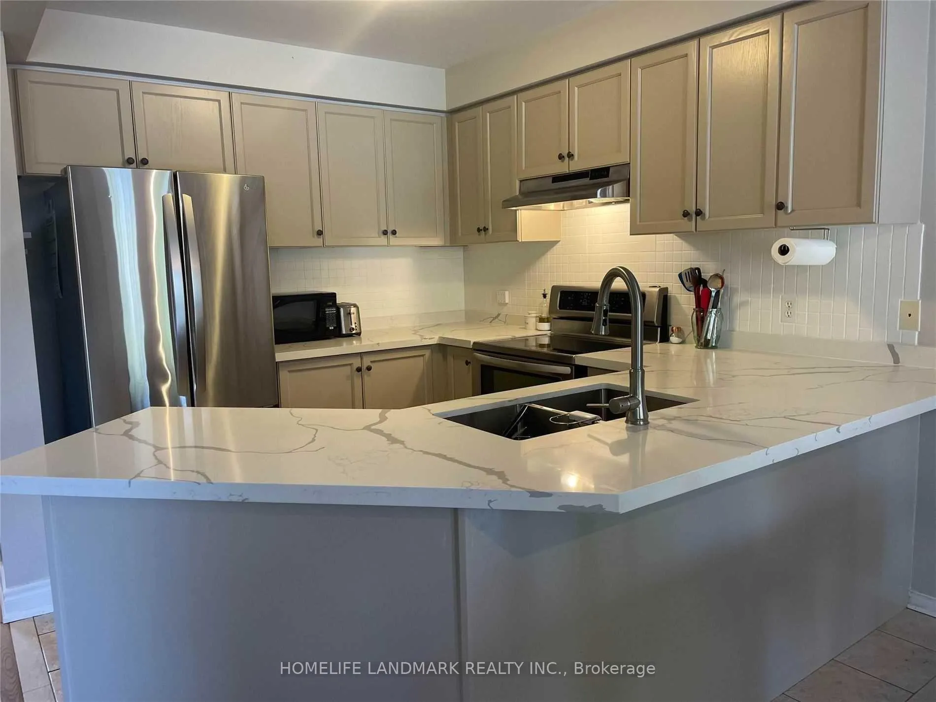 Photo 8 of 26 Cornish Drive, Clarington, Courtice — HOMEH