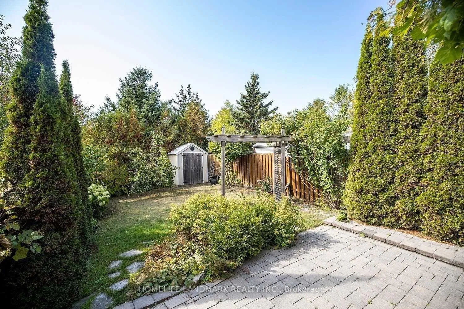 Photo 17 of 26 Cornish Drive, Clarington, Courtice — HOMEH