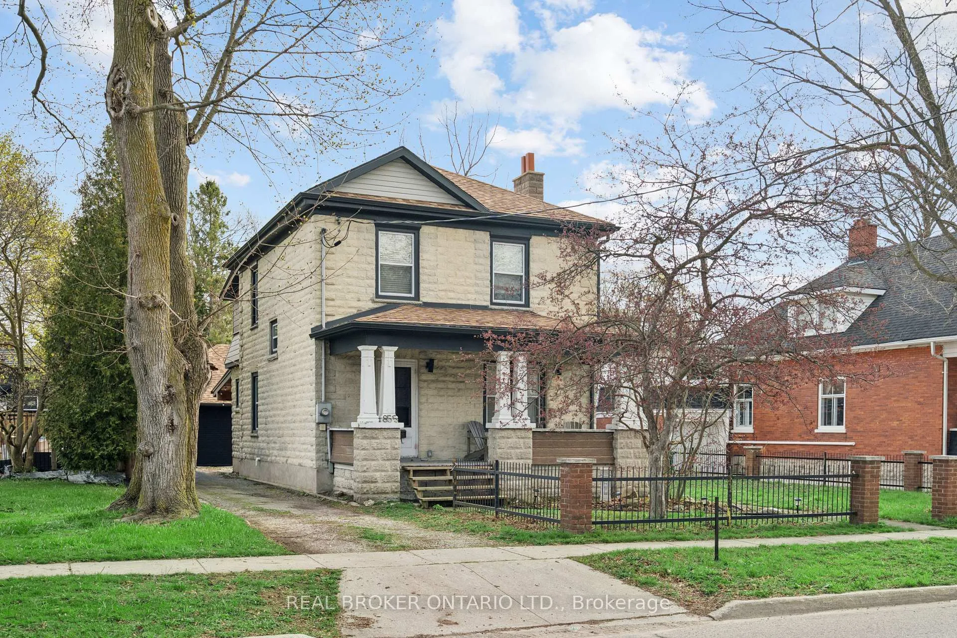 Front of 855 Hamilton Street