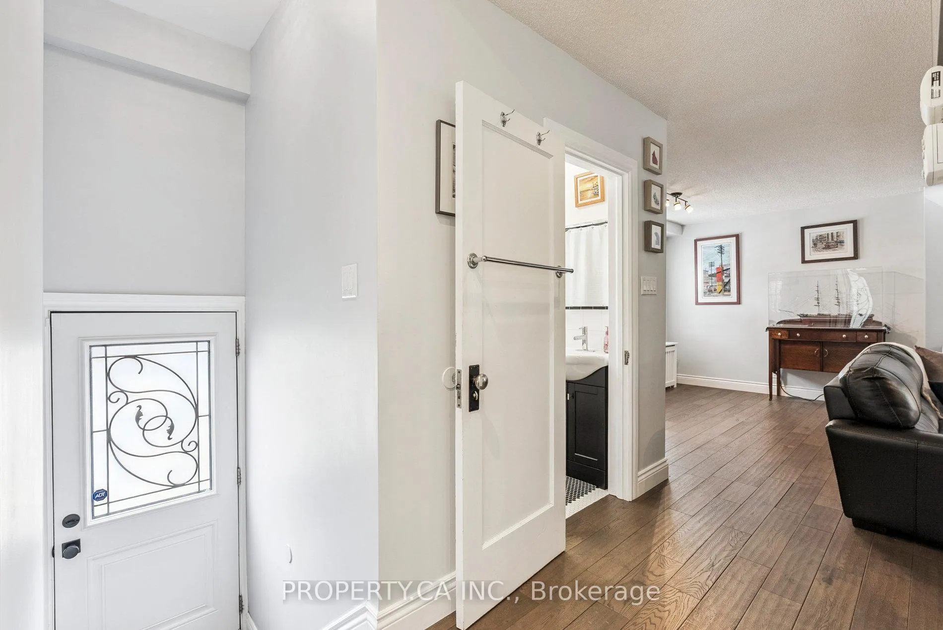 Photo 11 of 1628 Woodbine Heights Boulevard, Toronto, O'Connor-Parkview — HOMEH