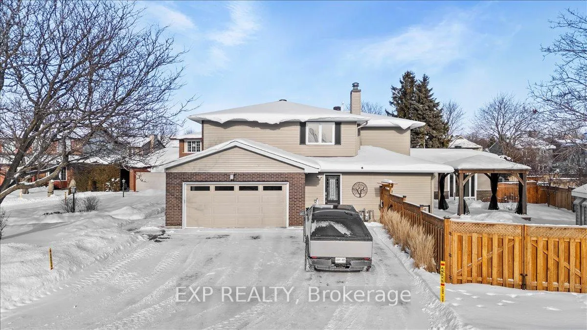 Photo 3 of 18 Ivylea Street, Ottawa, Craig Henry/Woodvale — HOMEH