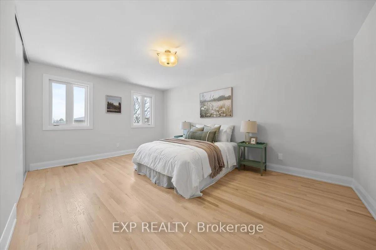 Photo 24 of 18 Ivylea Street, Ottawa, Craig Henry/Woodvale — HOMEH