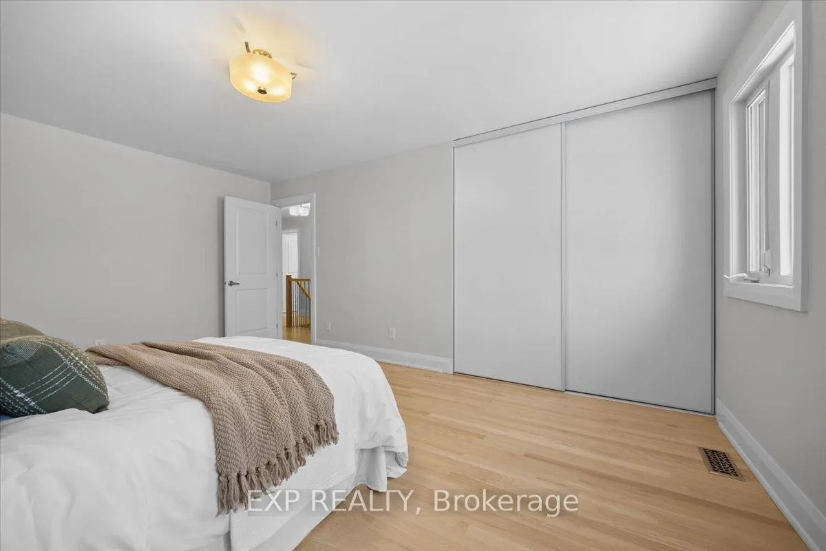 Photo 25 of 18 Ivylea Street, Ottawa, Craig Henry/Woodvale — HOMEH
