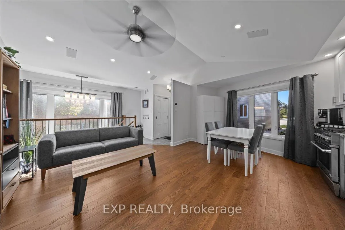 Photo 33 of 18 Ivylea Street, Ottawa, Craig Henry/Woodvale — HOMEH