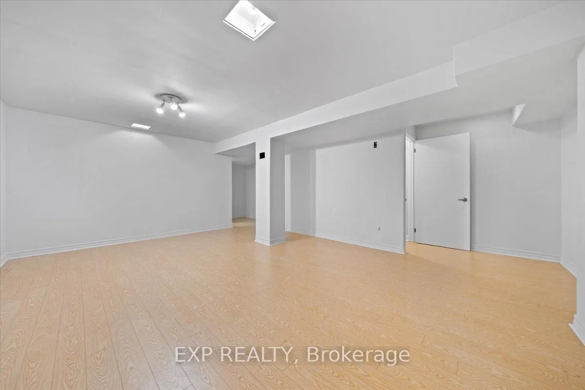 Photo 39 of 18 Ivylea Street, Ottawa, Craig Henry/Woodvale — HOMEH
