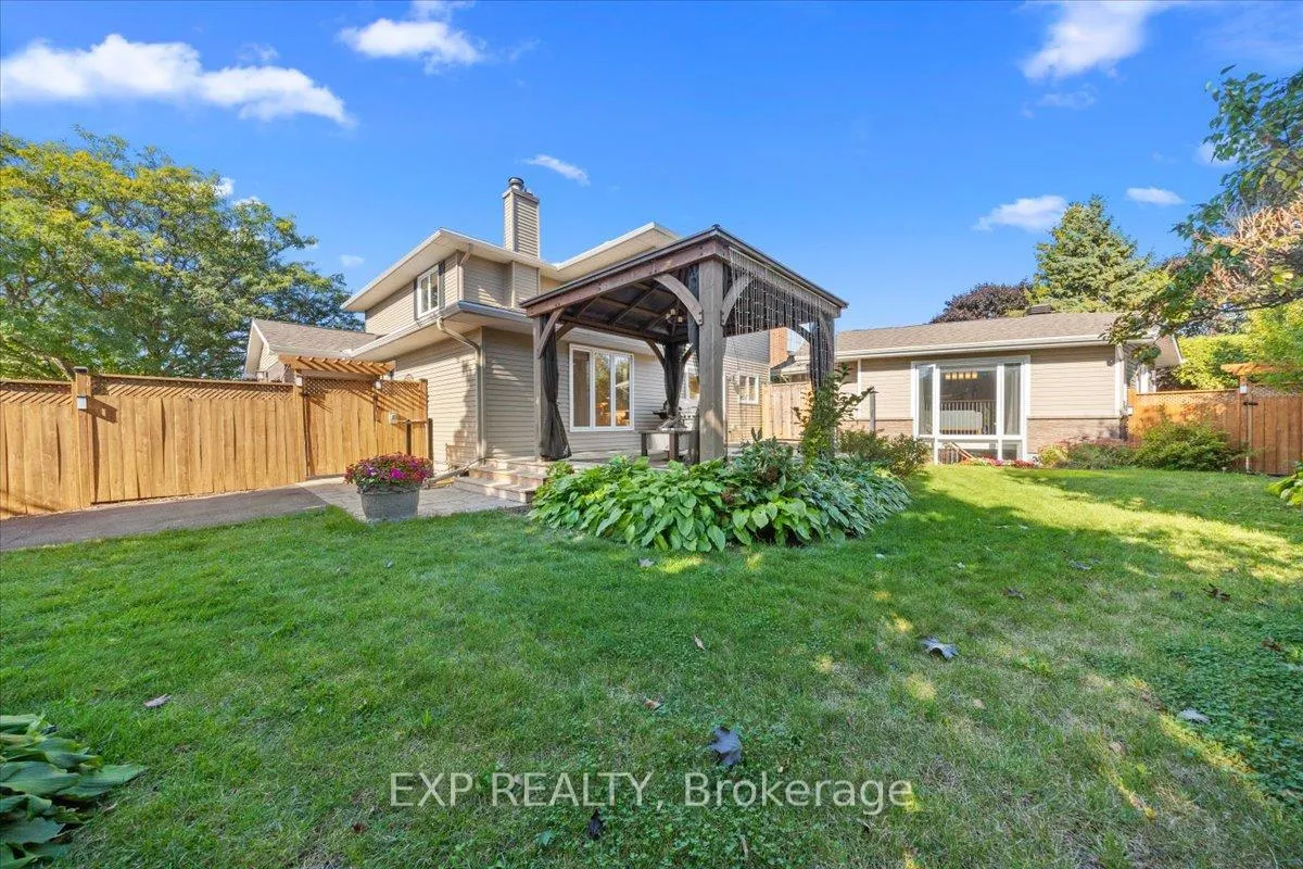 Photo 43 of 18 Ivylea Street, Ottawa, Craig Henry/Woodvale — HOMEH