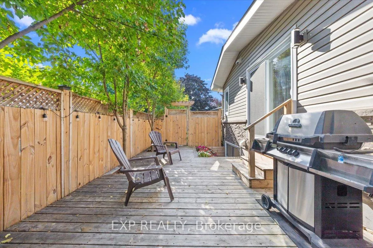 Photo 46 of 18 Ivylea Street, Ottawa, Craig Henry/Woodvale — HOMEH