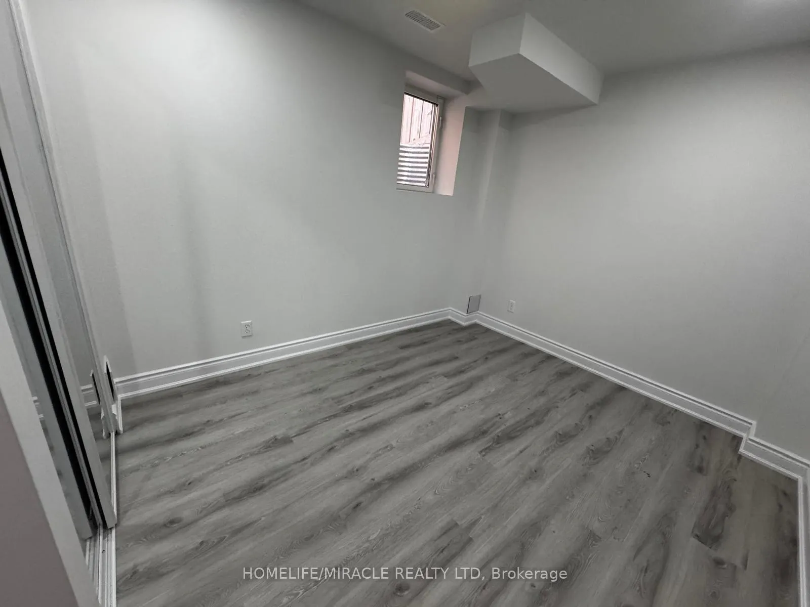 Photo 3 of 46 Meadowlark Drive, Halton Hills, Georgetown — HOMEH