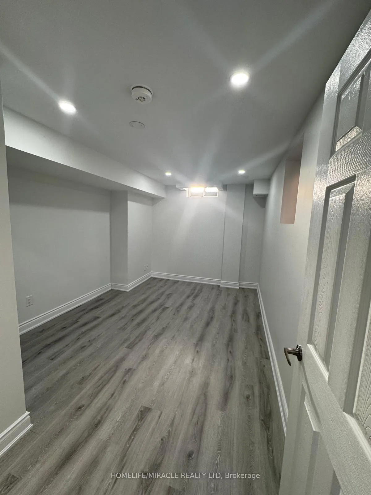 Photo 5 of 46 Meadowlark Drive, Halton Hills, Georgetown — HOMEH