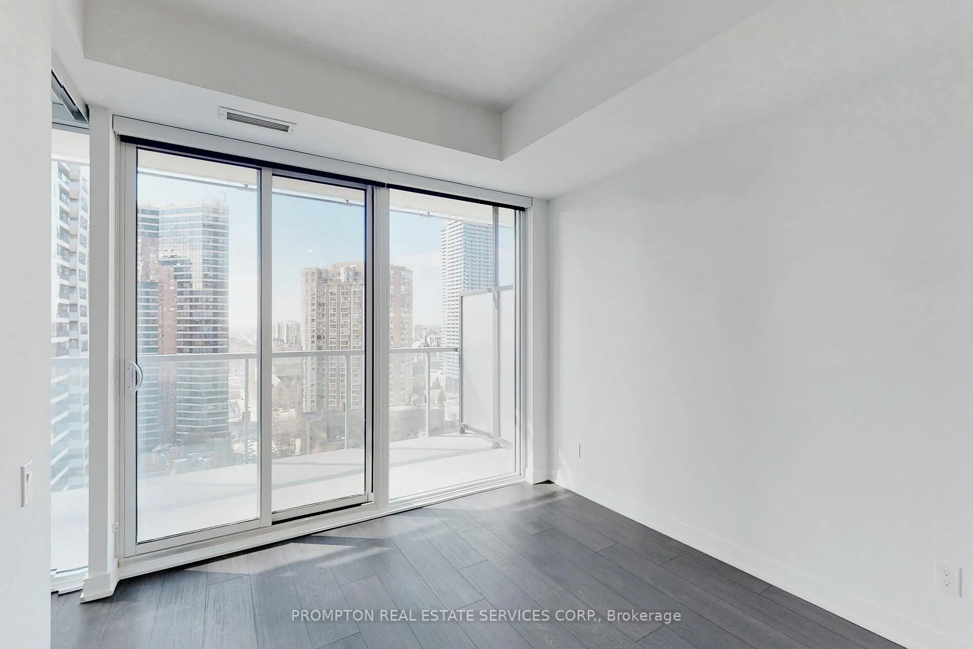 Photo 3 of Unit 1010, 3 Gloucester Street, Toronto, Church-Yonge Corridor — HOMEH