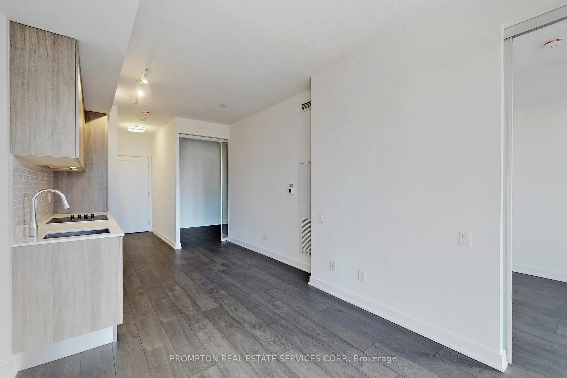 Photo 6 of Unit 1010, 3 Gloucester Street, Toronto, Church-Yonge Corridor — HOMEH