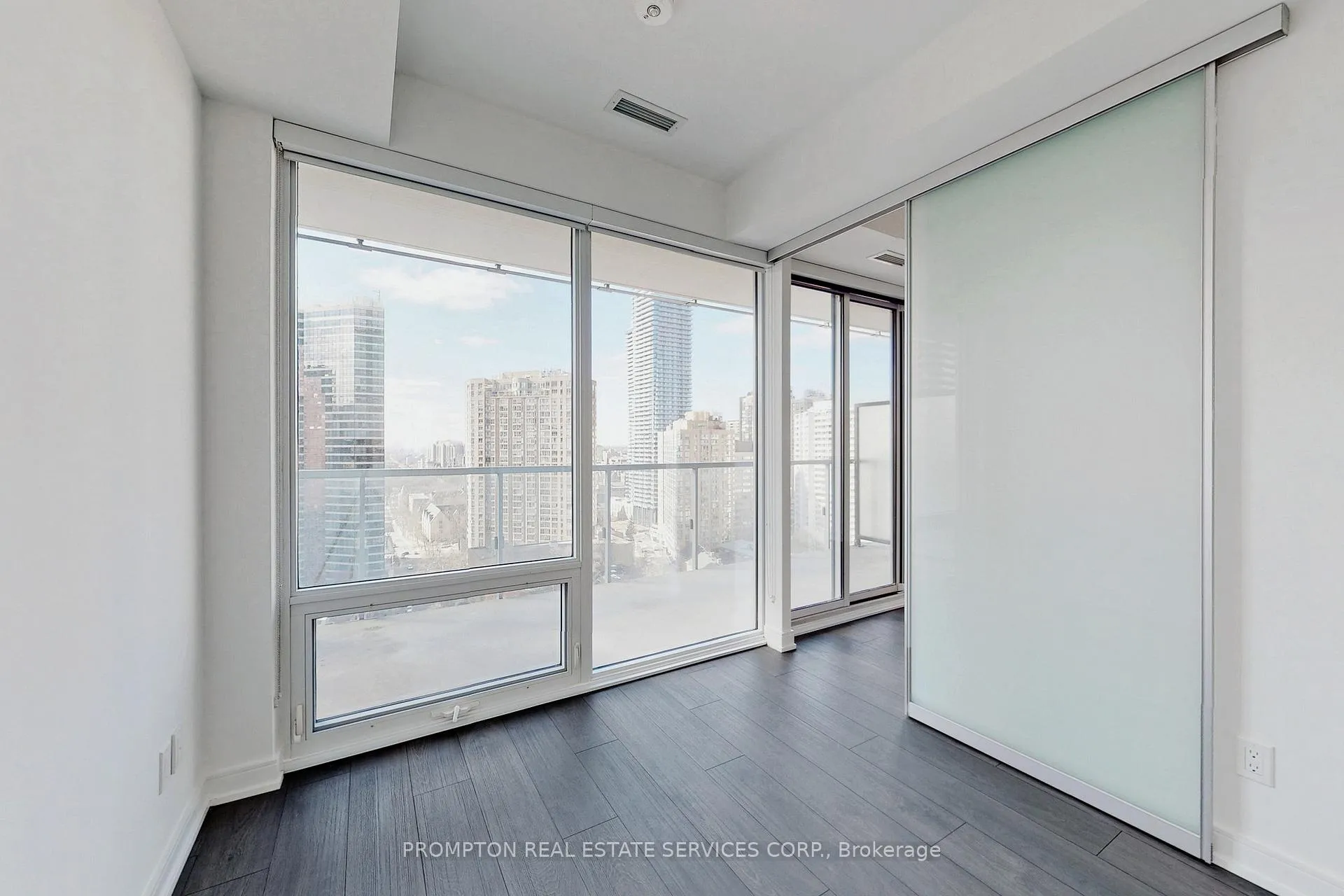 Photo 10 of Unit 1010, 3 Gloucester Street, Toronto, Church-Yonge Corridor — HOMEH