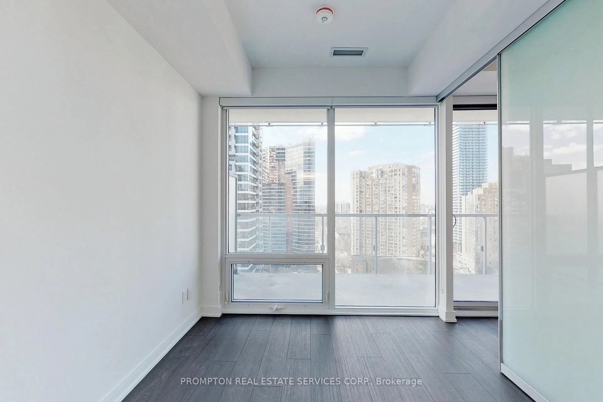 Photo 12 of Unit 1010, 3 Gloucester Street, Toronto, Church-Yonge Corridor — HOMEH