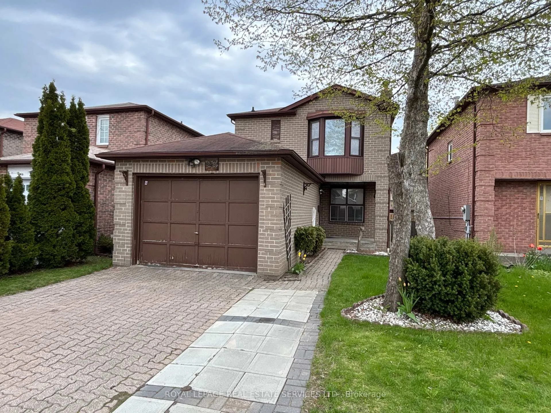 Photo 2 of 23 Stockbridge Crescent, Ajax, Central West — HOMEH