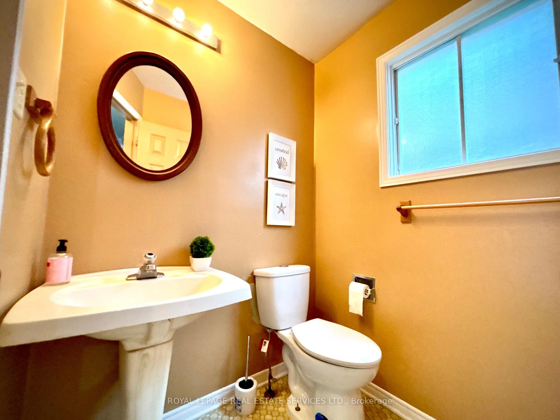 Photo 5 of 23 Stockbridge Crescent, Ajax, Central West — HOMEH