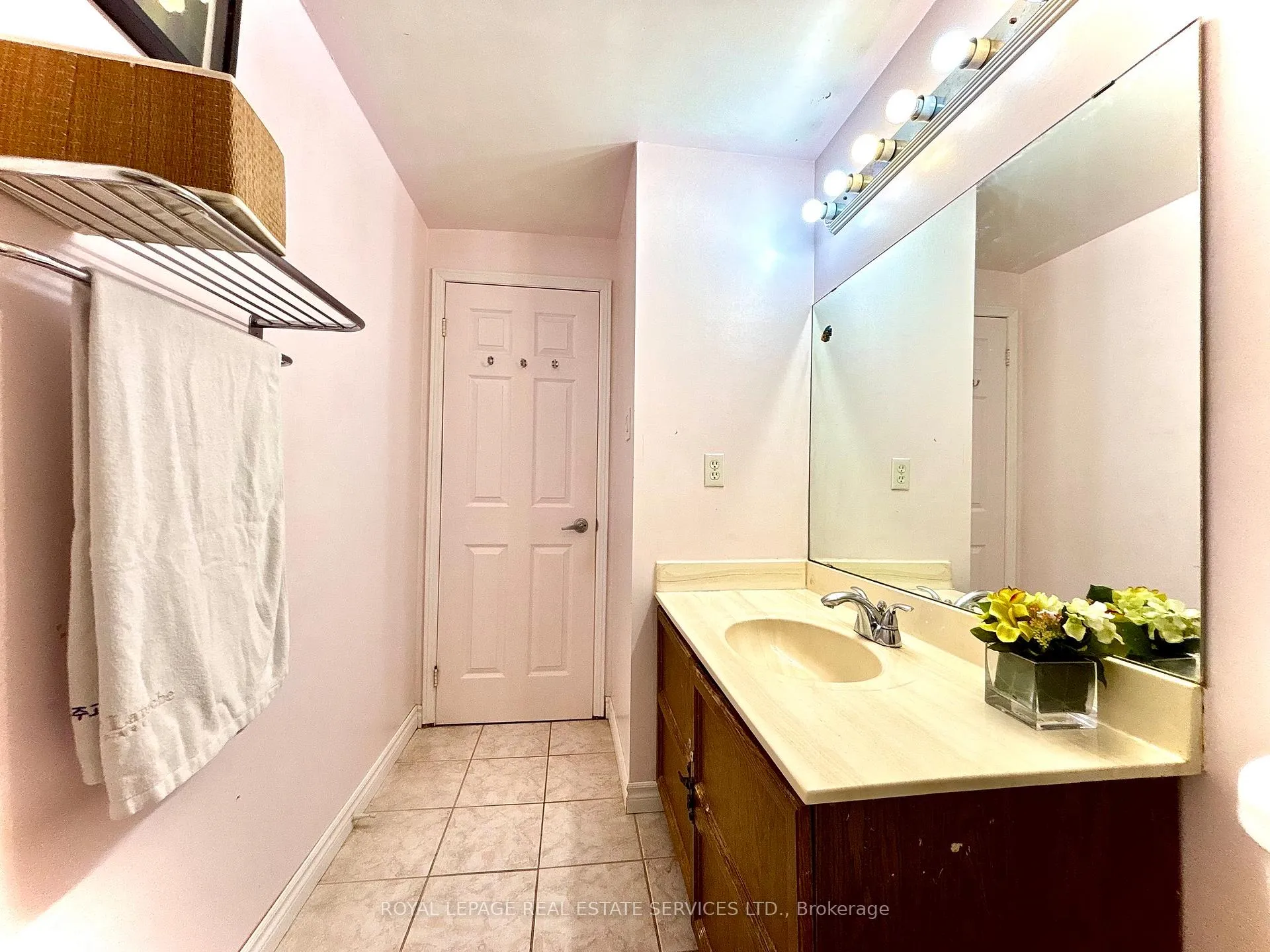 Photo 9 of 23 Stockbridge Crescent, Ajax, Central West — HOMEH