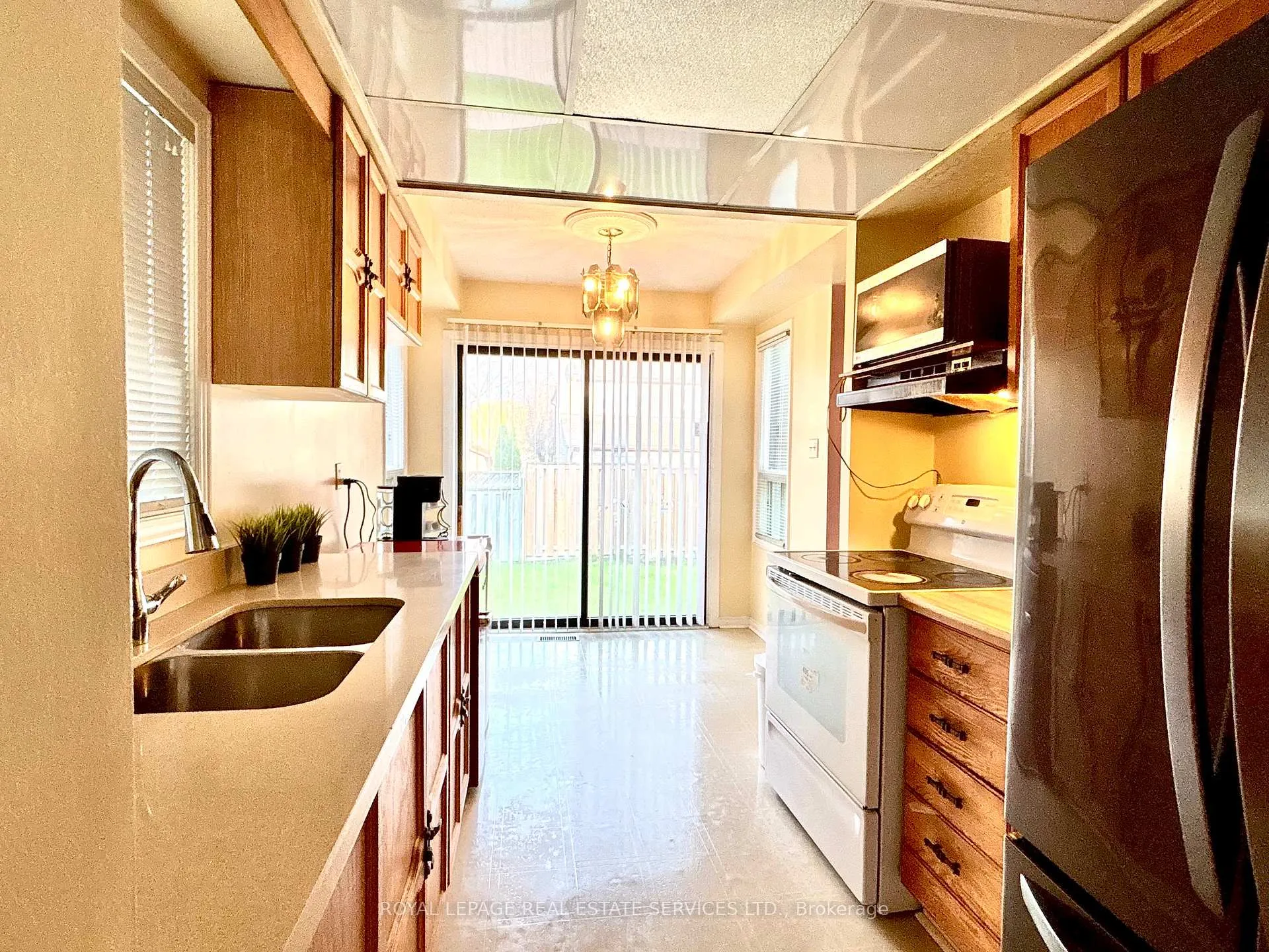 Photo 17 of 23 Stockbridge Crescent, Ajax, Central West — HOMEH