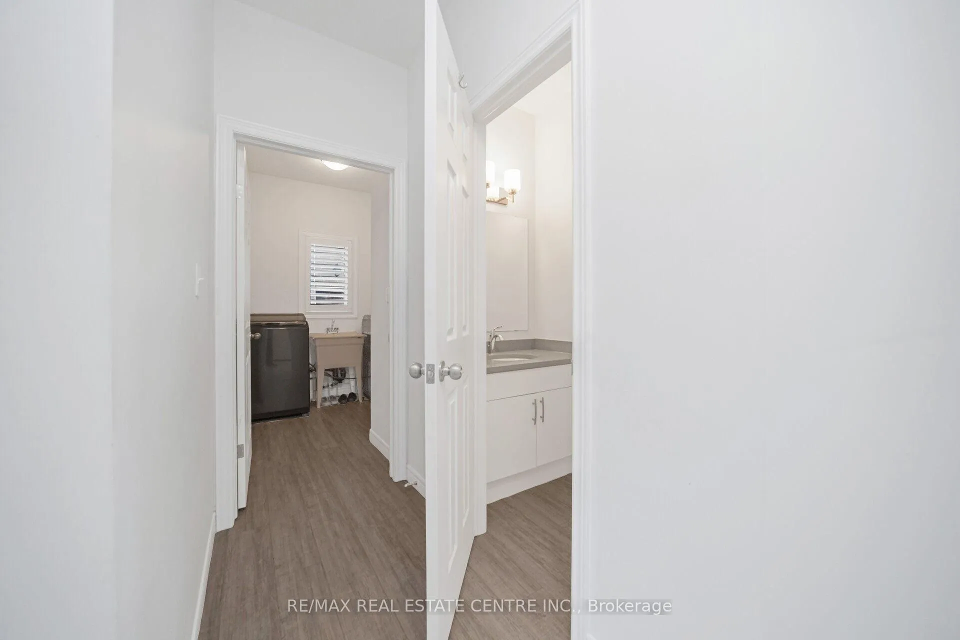 Photo 17 of 48 Arlington Parkway, Brant, Paris — HOMEH