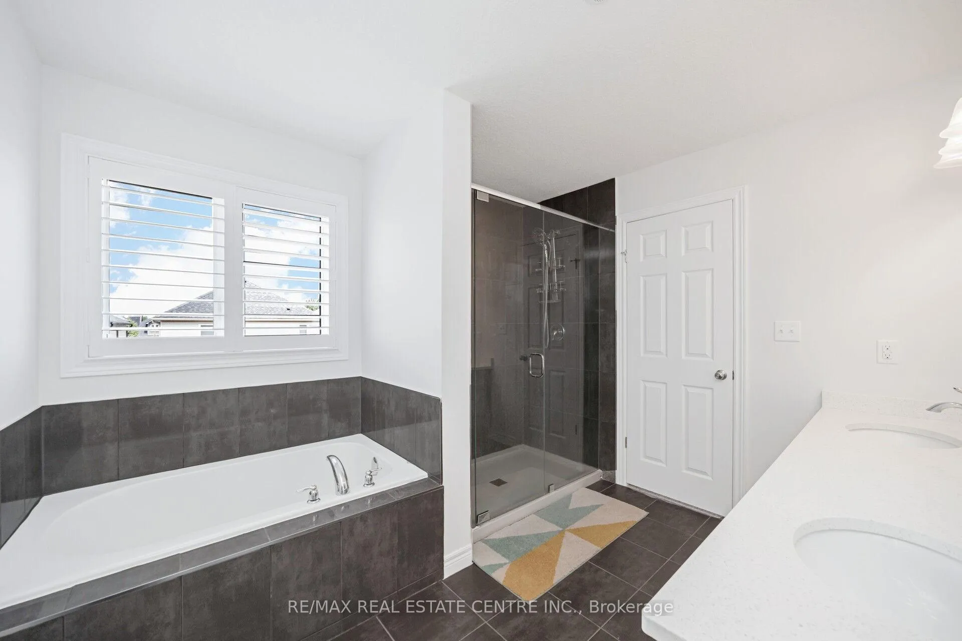 Photo 26 of 48 Arlington Parkway, Brant, Paris — HOMEH