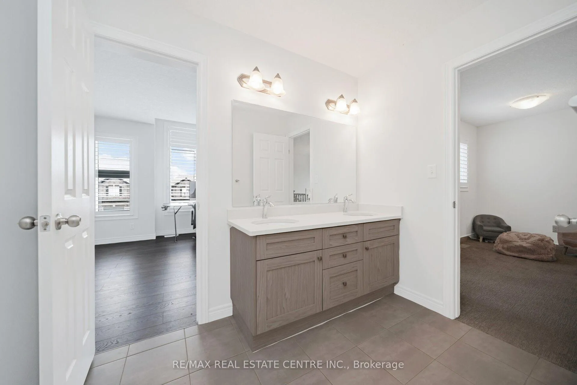 Photo 32 of 48 Arlington Parkway, Brant, Paris — HOMEH
