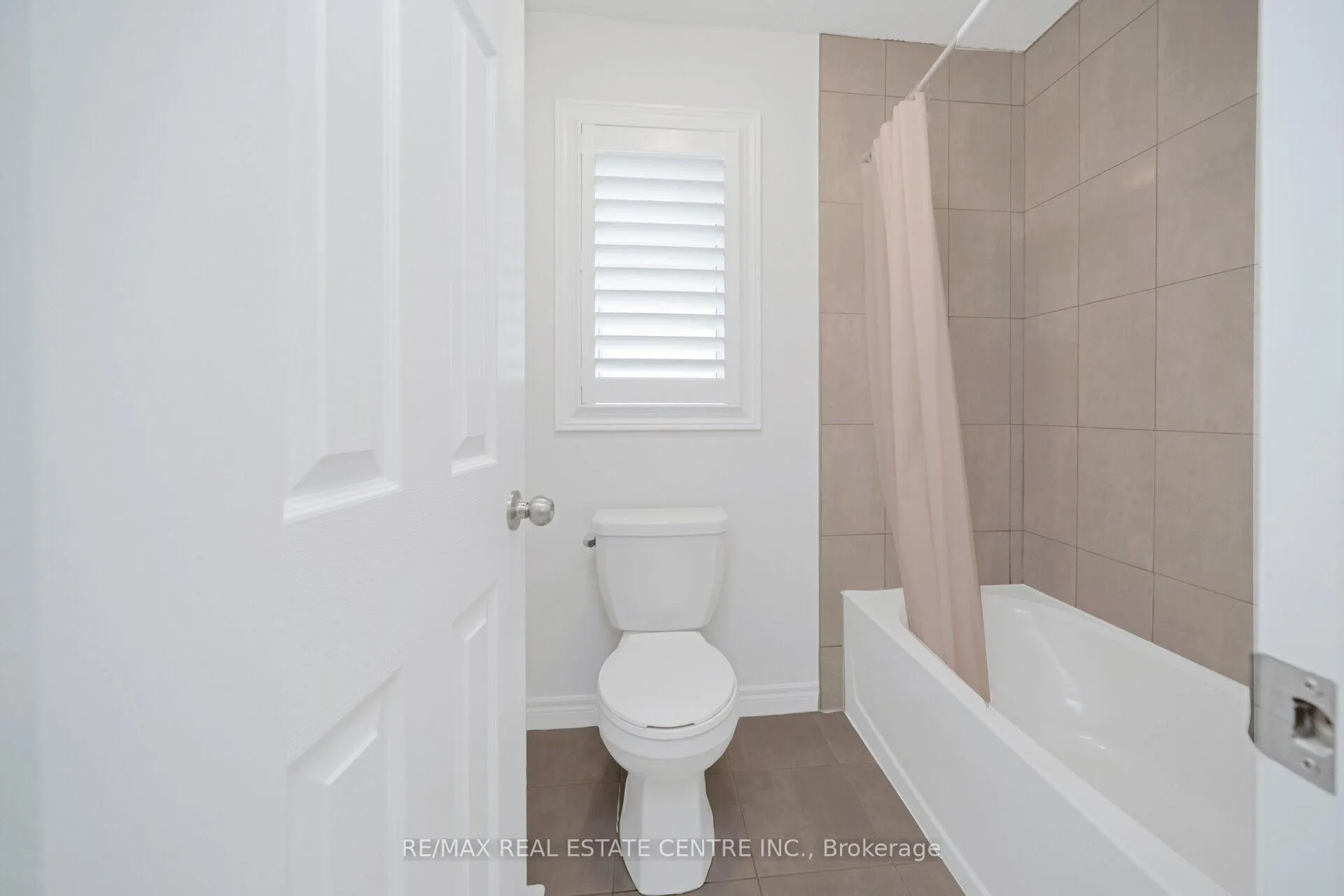 Photo 33 of 48 Arlington Parkway, Brant, Paris — HOMEH