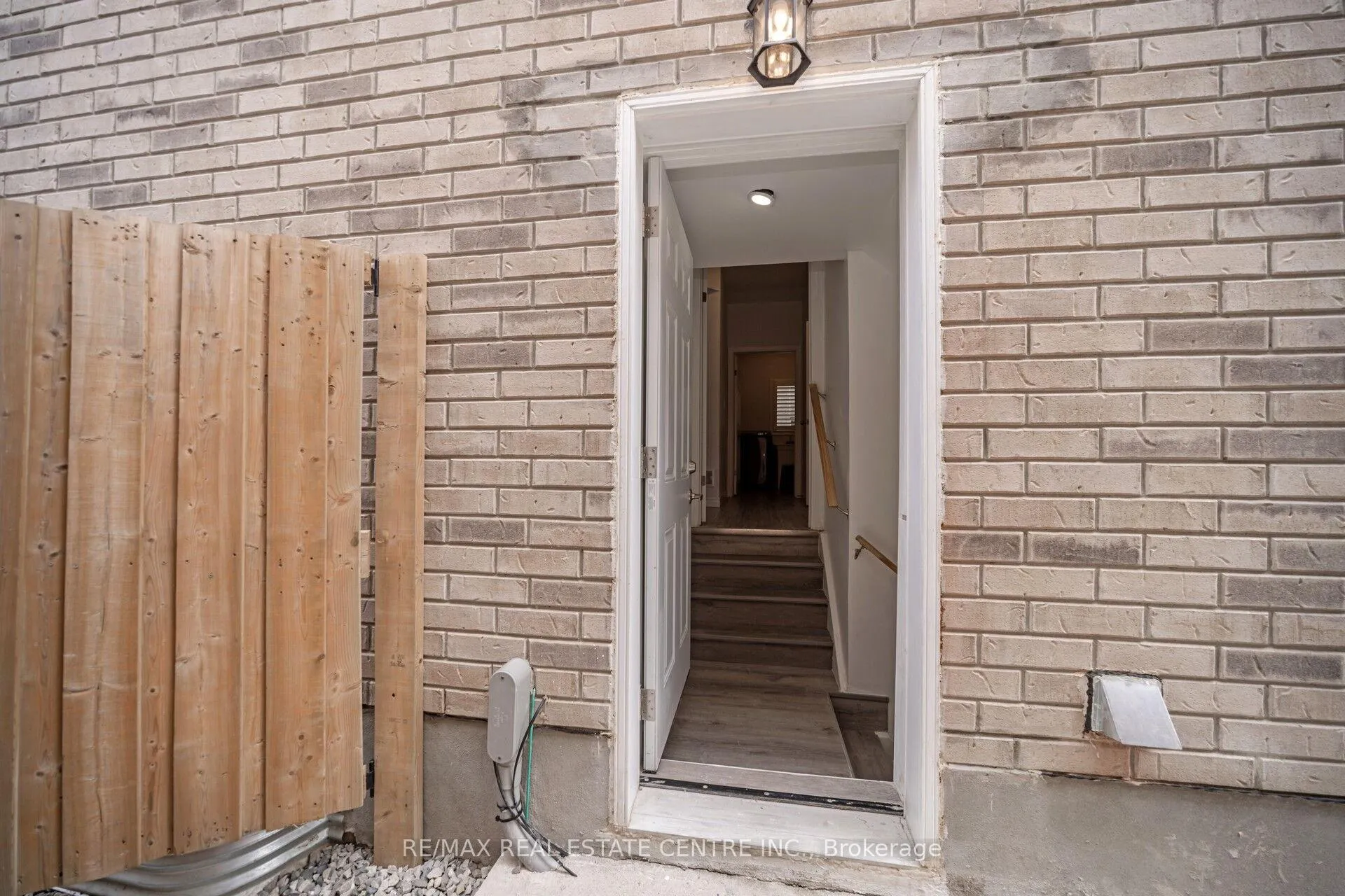 Photo 36 of 48 Arlington Parkway, Brant, Paris — HOMEH