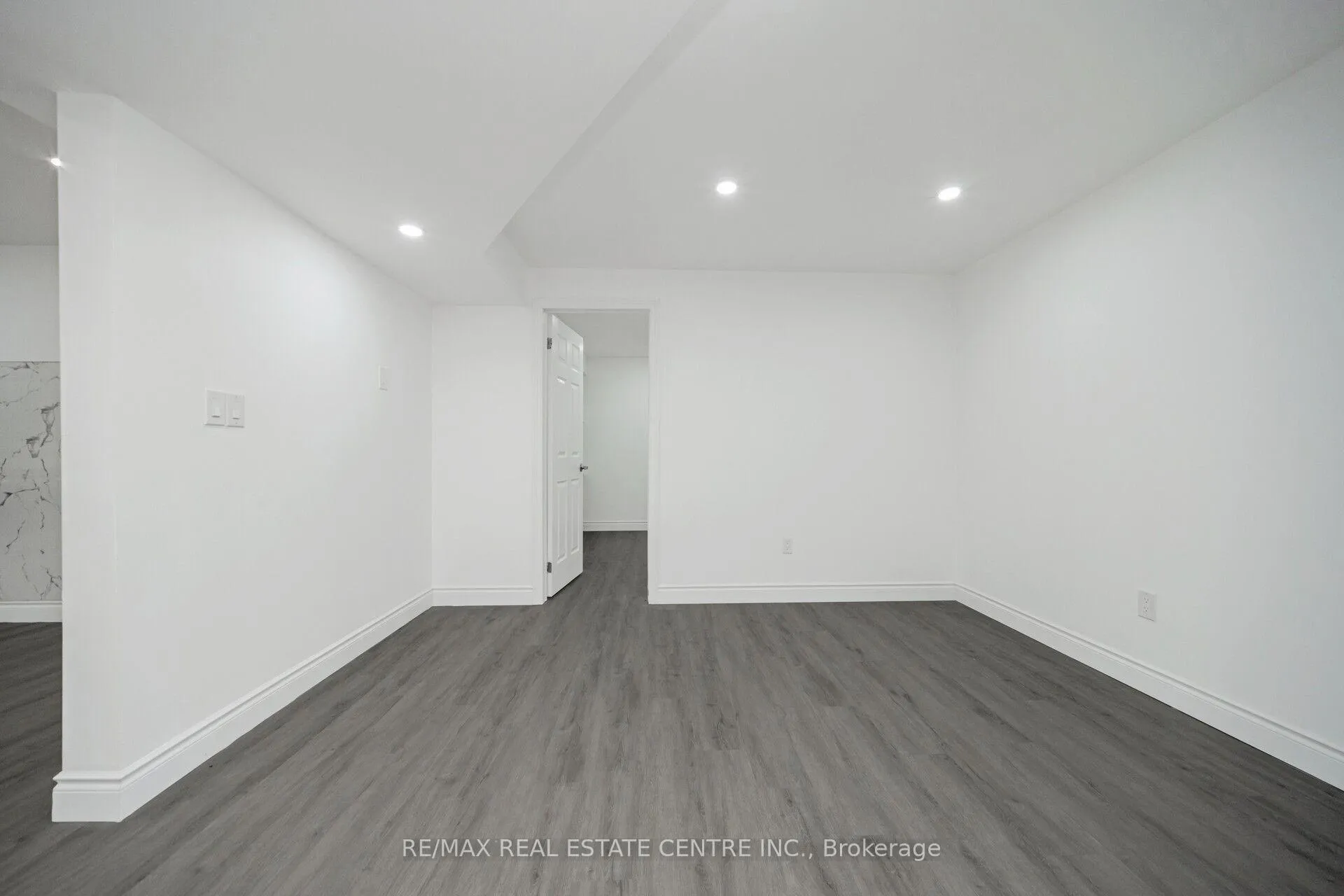 Photo 41 of 48 Arlington Parkway, Brant, Paris — HOMEH