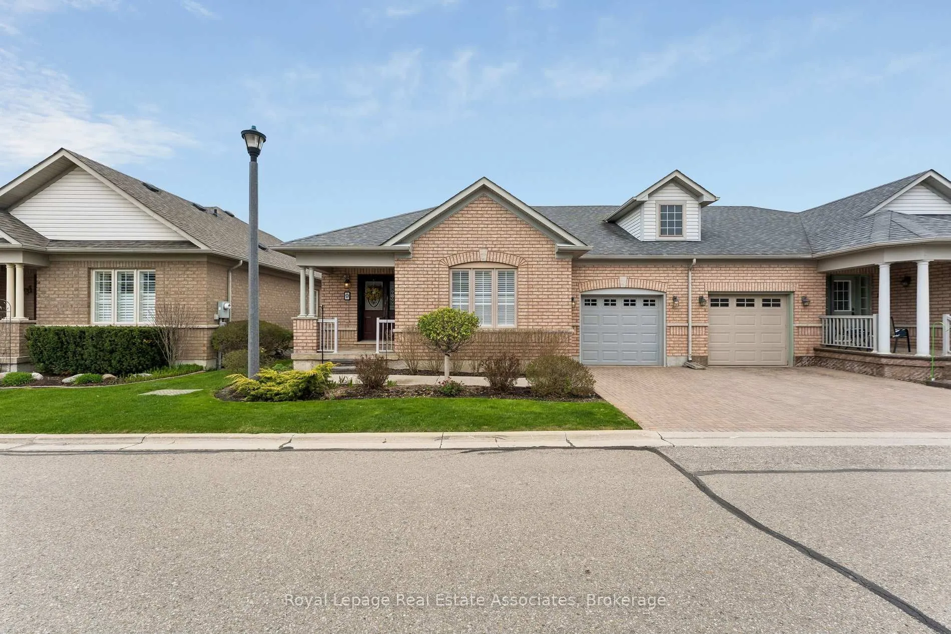 Photo 5 of 9 Falconwood Place, Brampton, Sandringham-Wellington — HOMEH