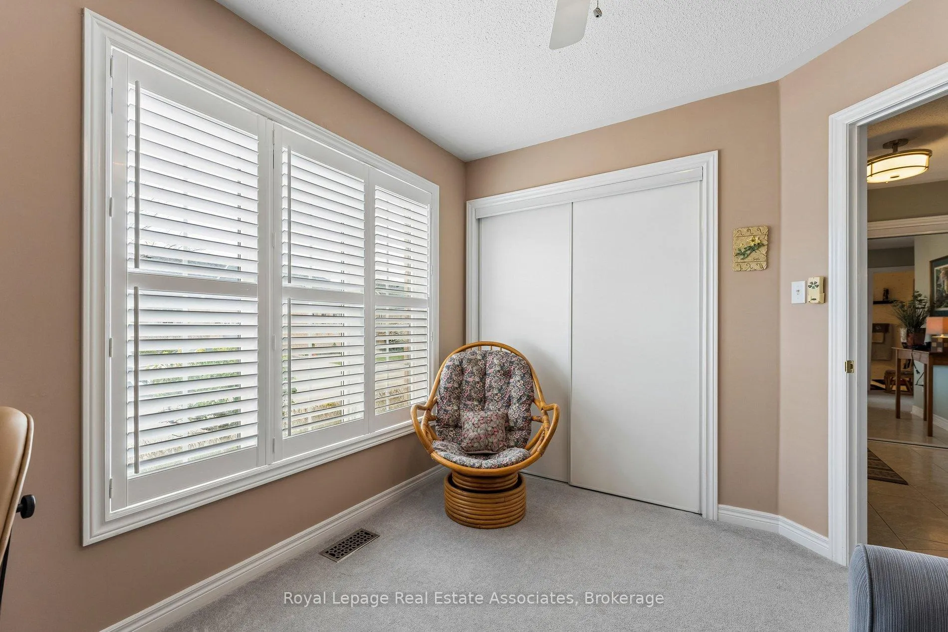 Photo 10 of 9 Falconwood Place, Brampton, Sandringham-Wellington — HOMEH