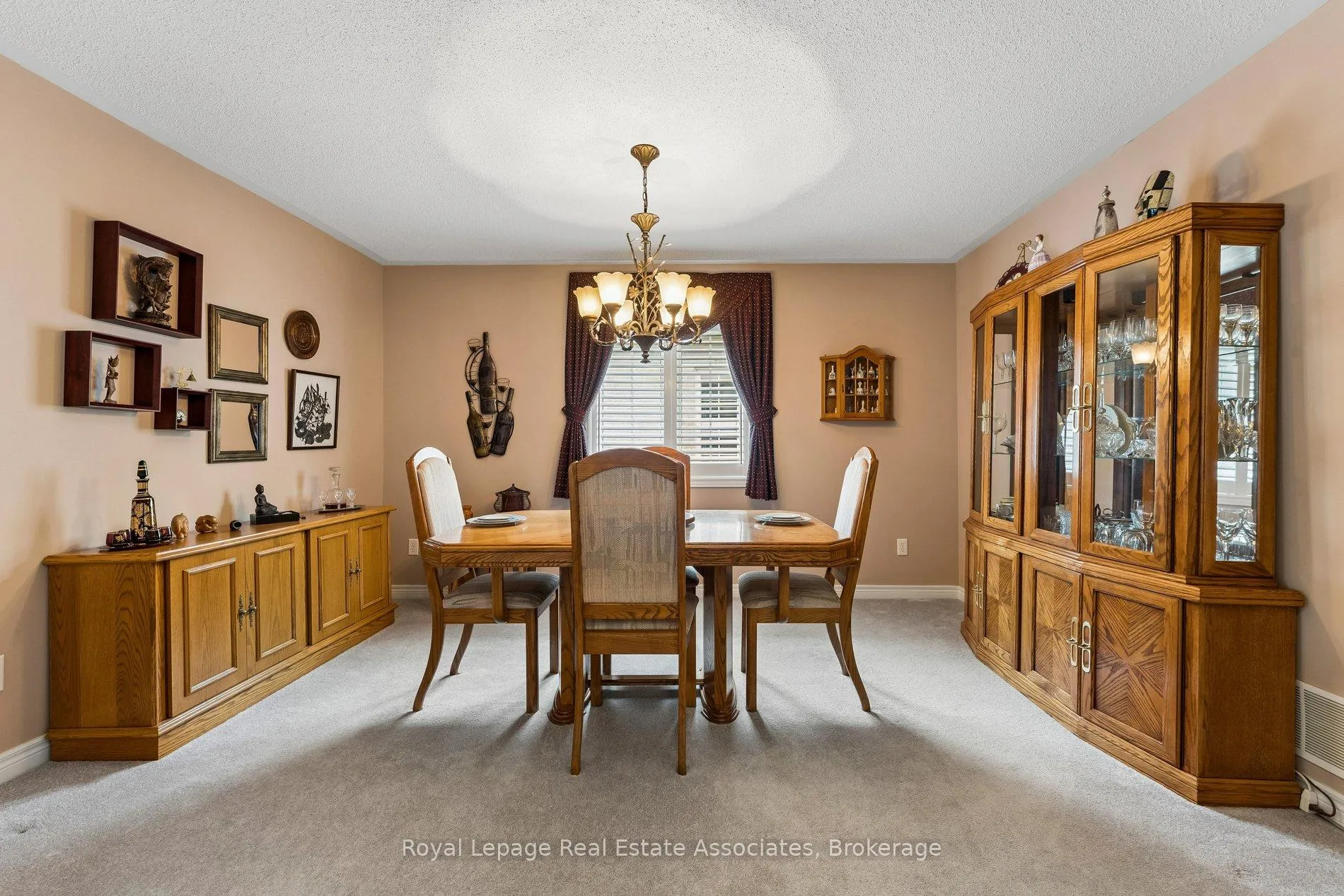 Photo 12 of 9 Falconwood Place, Brampton, Sandringham-Wellington — HOMEH