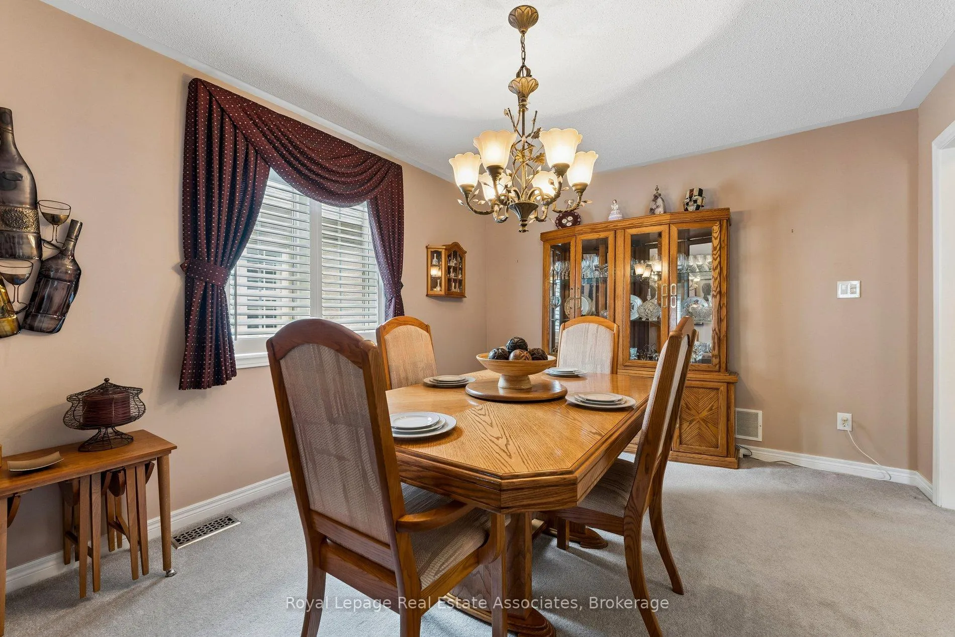 Photo 14 of 9 Falconwood Place, Brampton, Sandringham-Wellington — HOMEH