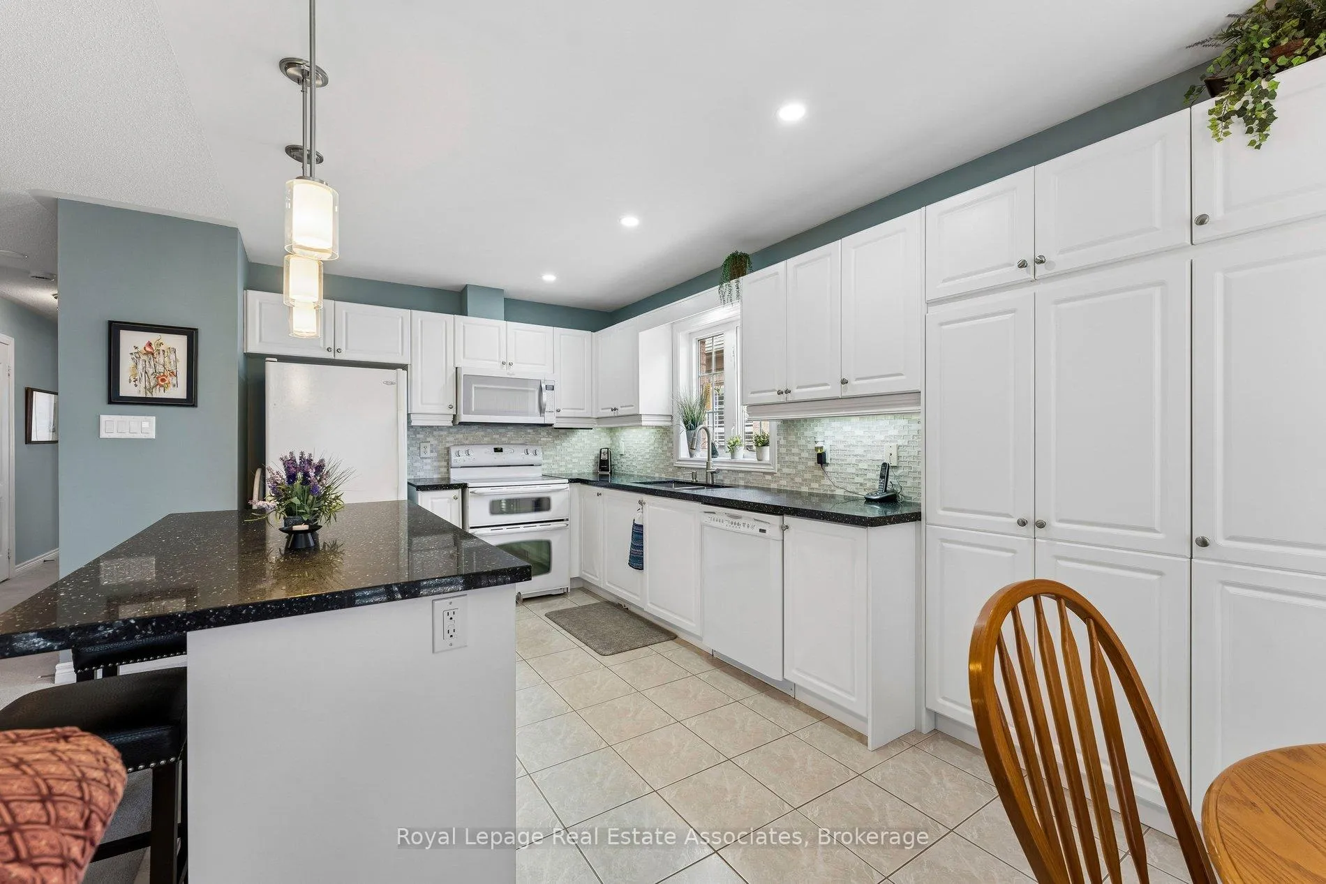 Photo 21 of 9 Falconwood Place, Brampton, Sandringham-Wellington — HOMEH