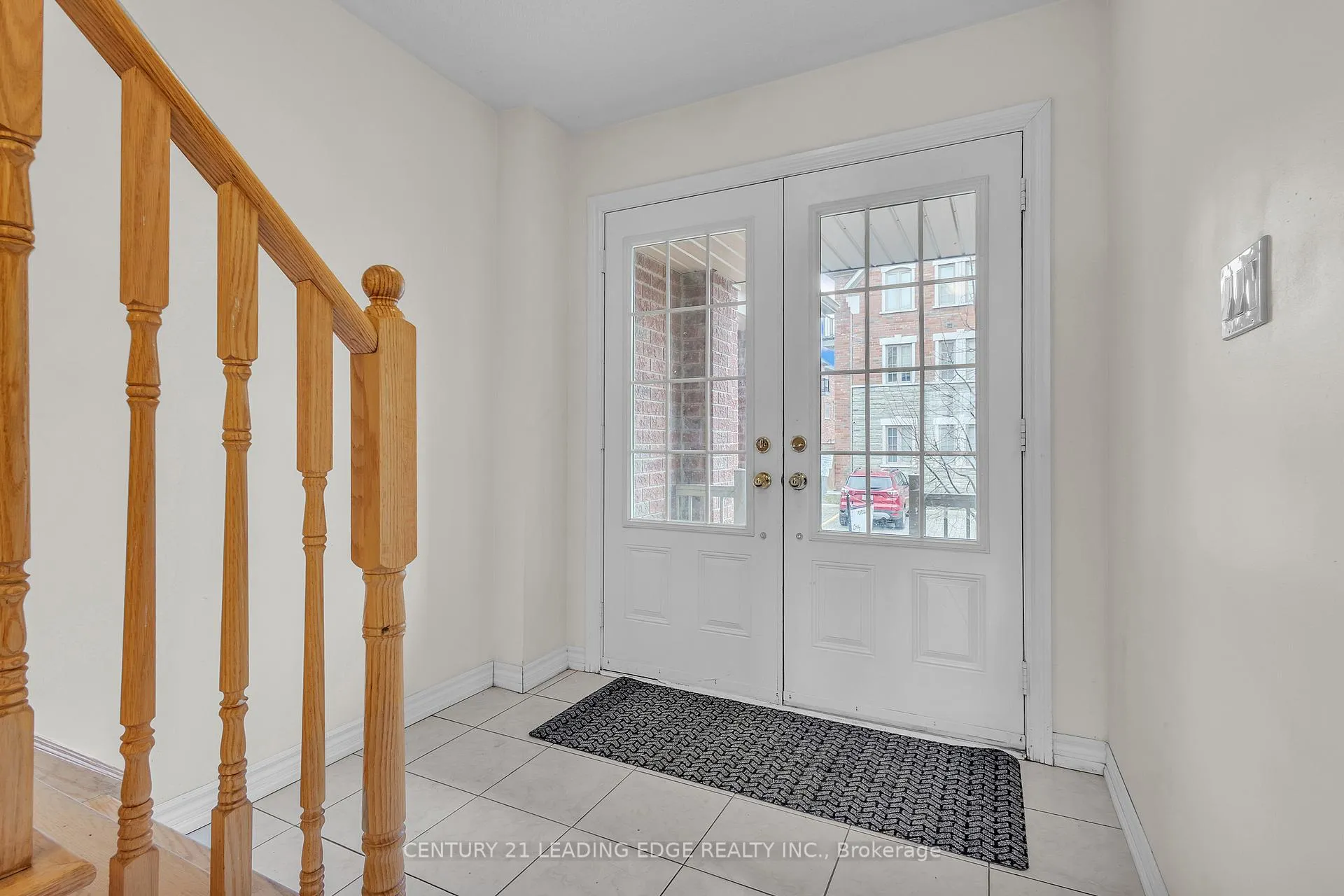 Photo 5 of 26 Shiff Crescent, Brampton, Heart Lake East — HOMEH
