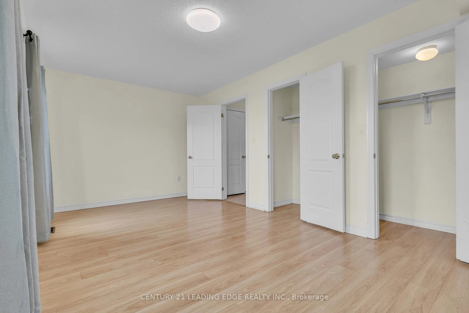 Photo 9 of 26 Shiff Crescent, Brampton, Heart Lake East — HOMEH
