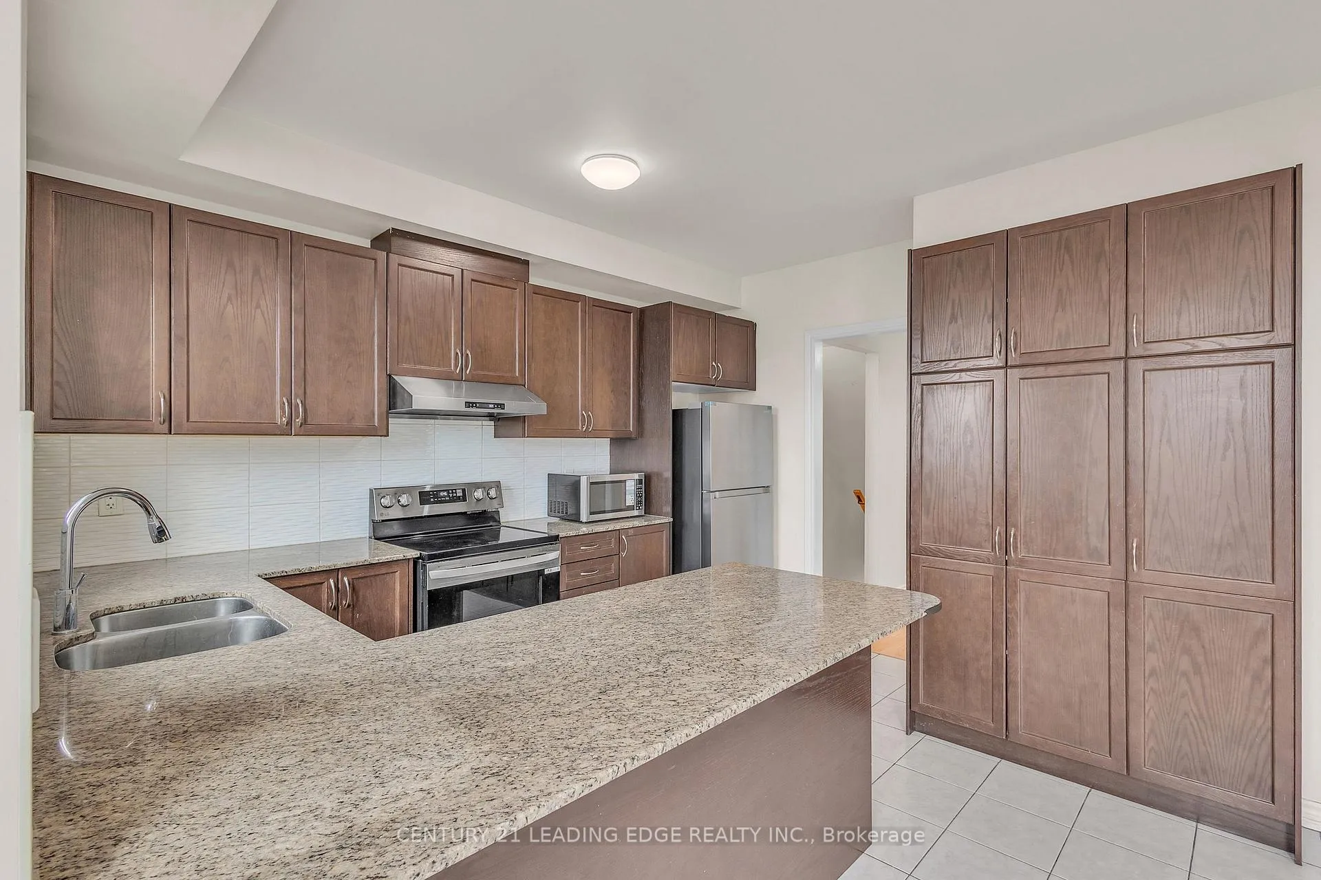 Photo 18 of 26 Shiff Crescent, Brampton, Heart Lake East — HOMEH