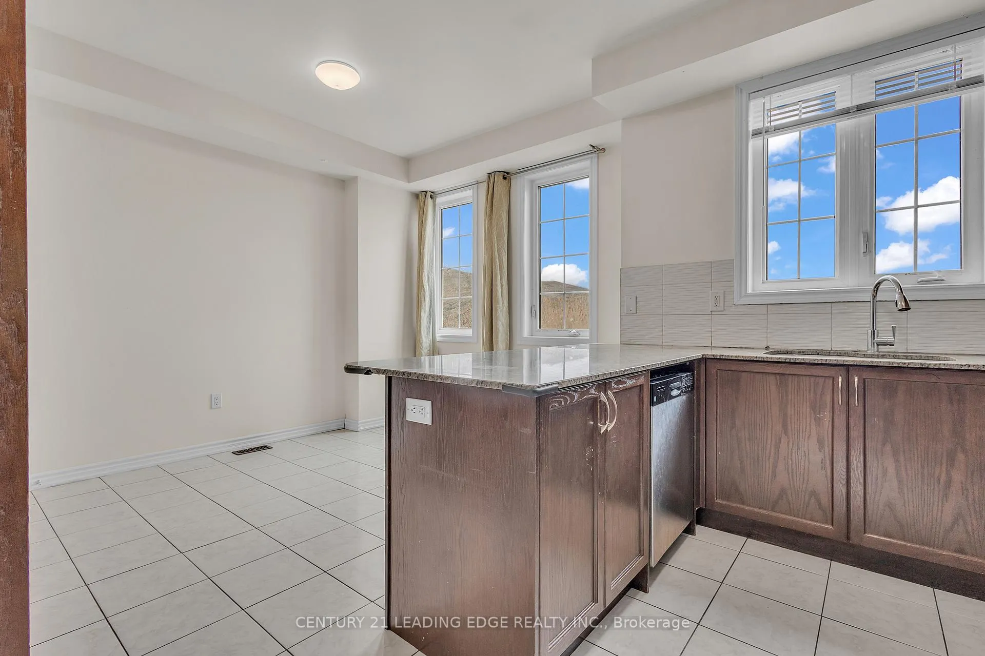 Photo 20 of 26 Shiff Crescent, Brampton, Heart Lake East — HOMEH